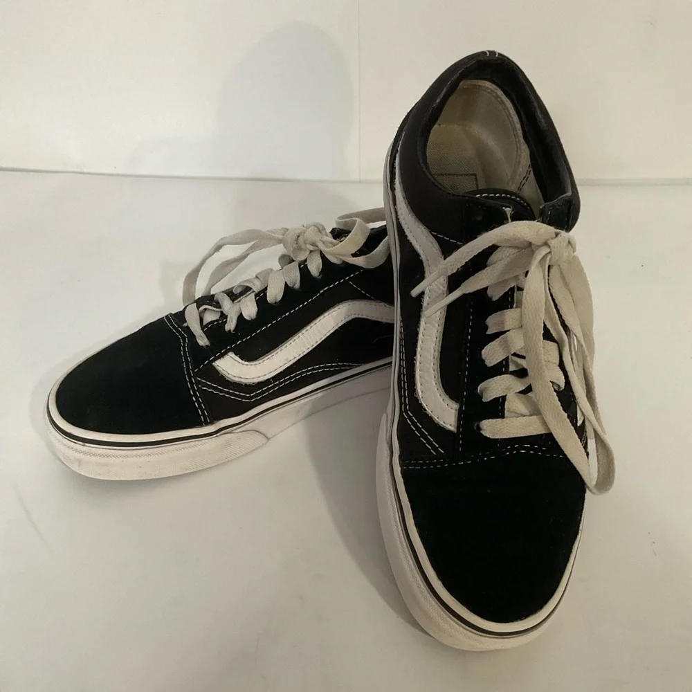 VANS Old Skool Black White Mens 5.5 Women’s 7 Lace-Up Sneakers; White Soles